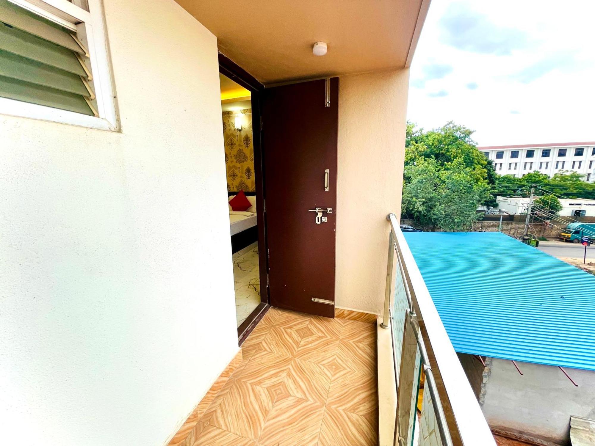 Aura By Agira Hotels Yelahanka Exterior photo